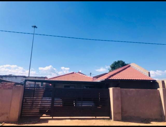 3 BEDROOM HOUSE FOR SALE IN THULANI